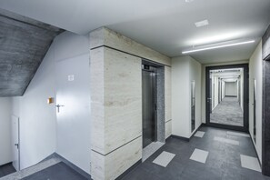 Lobby - UNIC Apartments Dominikańska (Poznan)