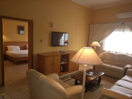 Caja de seguridad en la habitación, escritorio y wifi gratis 