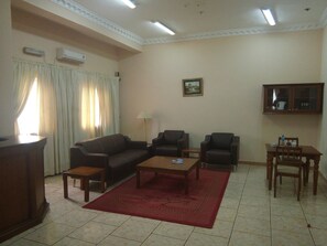 Suite (Ambassadorial Suite ) | In-room safe, desk, free WiFi - Asaa Pyramid Hotel (Kaduna)