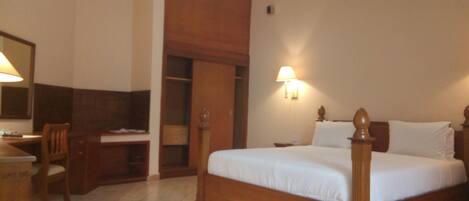 Suite (Ambassadorial Suite ) | In-room safe, desk, free WiFi