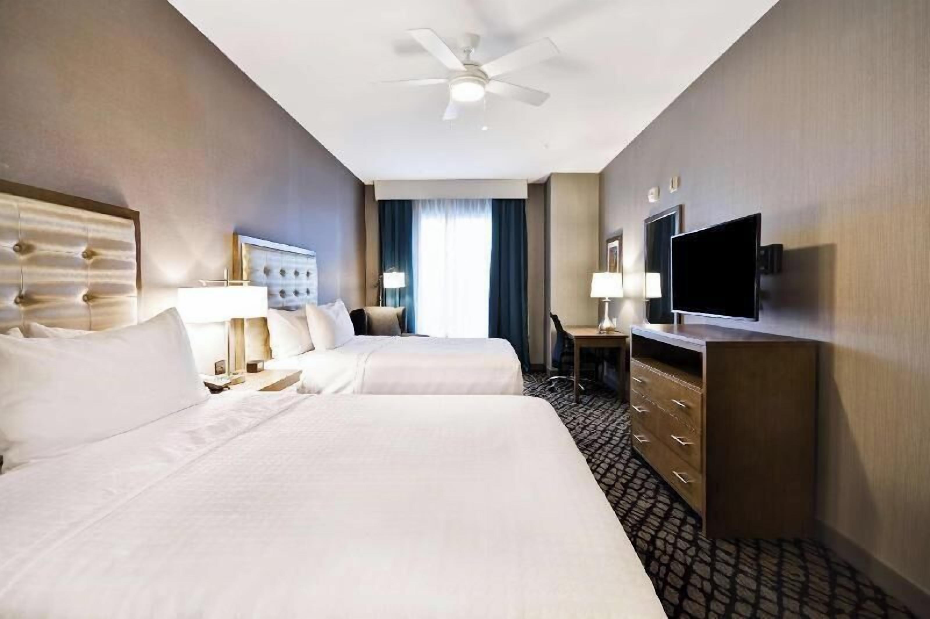 Premium bedding, in-room safe, individually decorated
