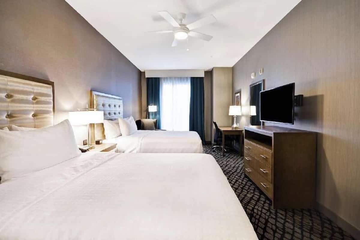 Premium bedding, in-room safe, individually decorated