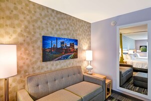 Studio, 2 Queen Beds, Non Smoking | Living area | 42-inch flat-screen TV with premium channels, TV, Netflix