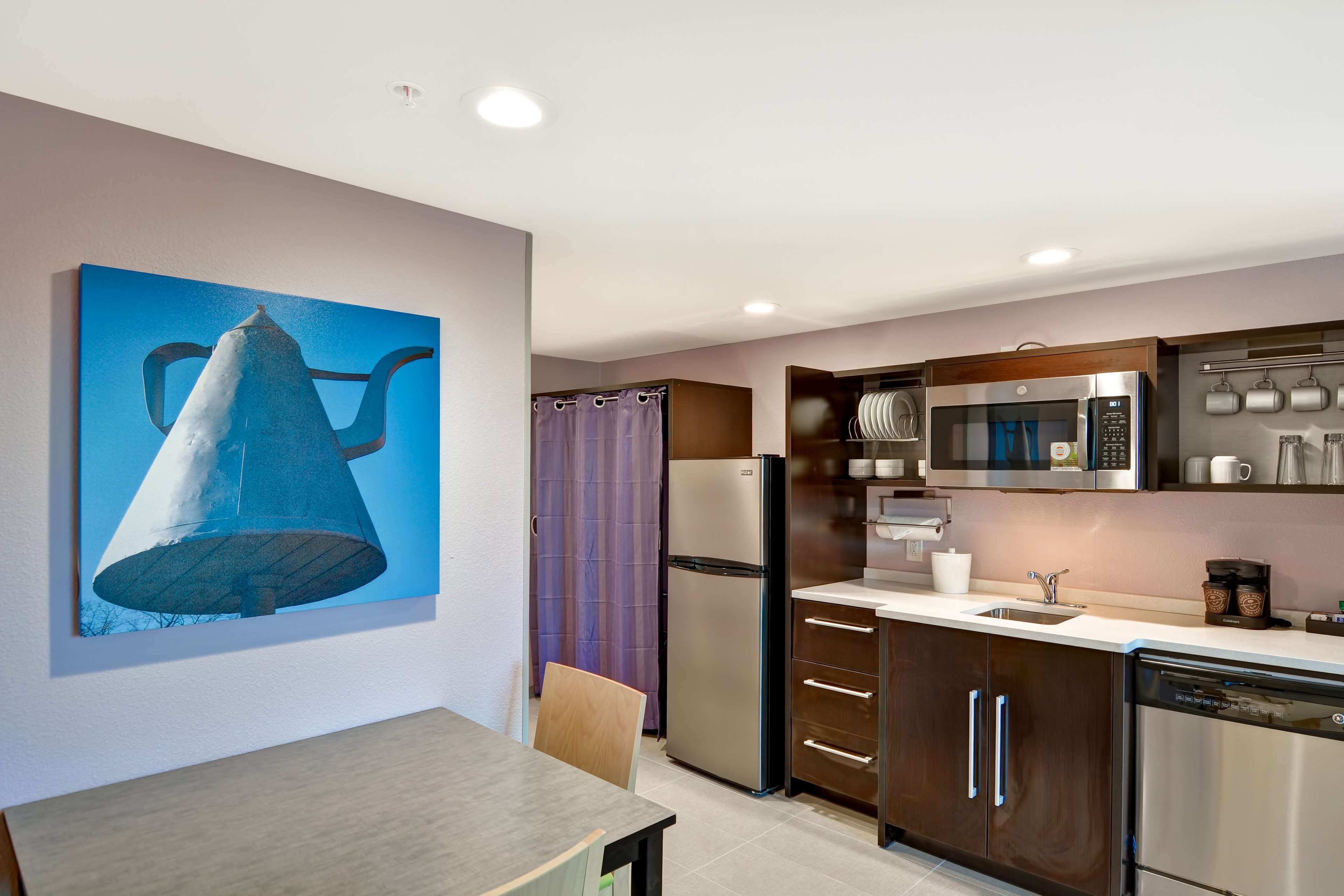 room, 1 queen bed, accessible (3x3 transfer shower) | private kitchen | fridge, microwave, dishwasher, toaster