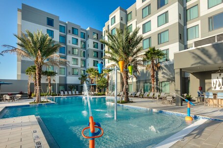 Residence Inn by Marriott Orlando at Millenia - Image 15