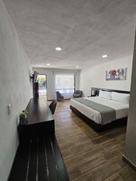 Cortinas blackout, tabla de planchar con plancha y wifi gratis 