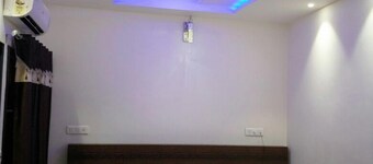 Hotel New SS Residency