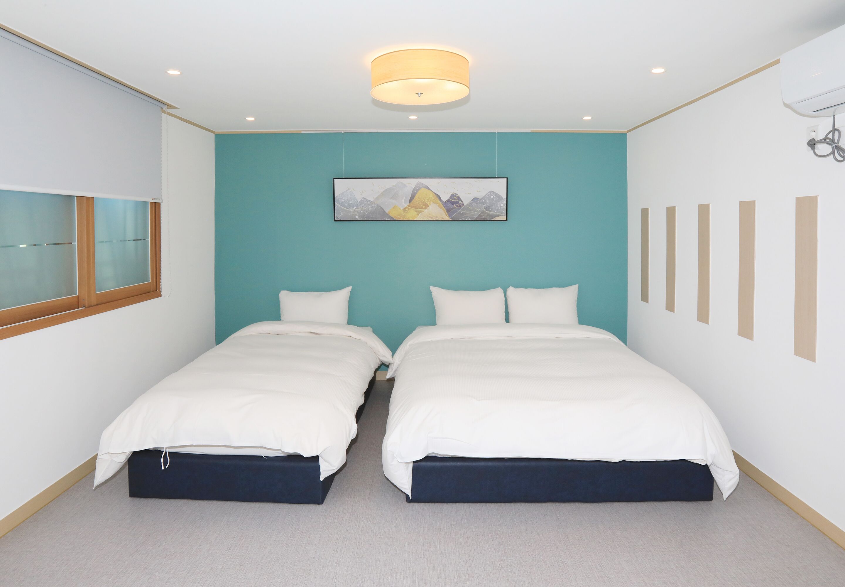 superior room | desk, blackout curtains, free wifi, bed sheets