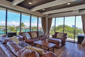 Imagen sin descripción, 5 de 50, botón