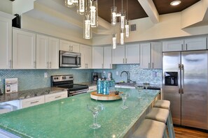 Kühlschrank, Mikrowelle, Geschirrspüler