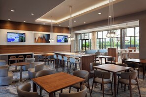 Dinner served - SpringHill Suites by Marriott Orlando at Millenia (Orlando)