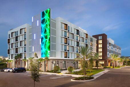 SpringHill Suites by Marriott Orlando at Millenia - Image 22