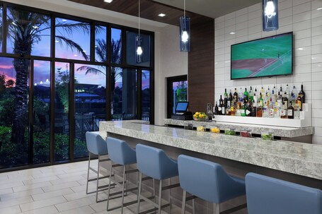 SpringHill Suites by Marriott Orlando at Millenia - Image 8