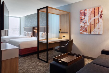 SpringHill Suites by Marriott Orlando at Millenia - Image 9