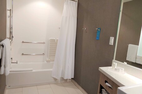 SpringHill Suites by Marriott Orlando at Millenia - Image 15