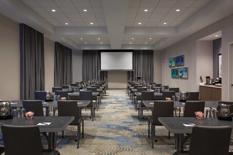 SpringHill Suites by Marriott Orlando at Millenia - Image 18