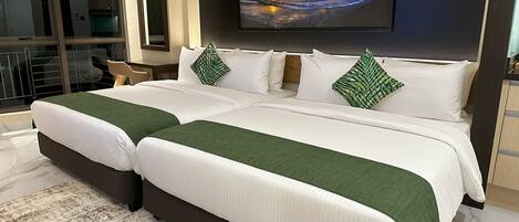 Executive Studio, Non Smoking | 1 bedroom, Egyptian cotton sheets, premium bedding, pillowtop beds