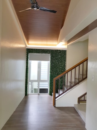 Flur. The Leaf House