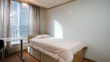 Apartment | 3 bedrooms, desk, free WiFi