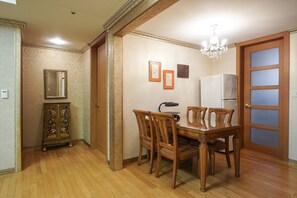 Apartment | In-room dining