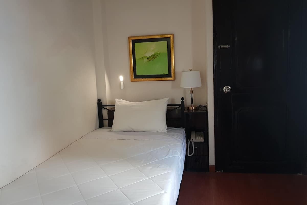 Singola Economy | Postazione laptop, tende oscuranti, insonorizzazione, Wi-Fi gratuito