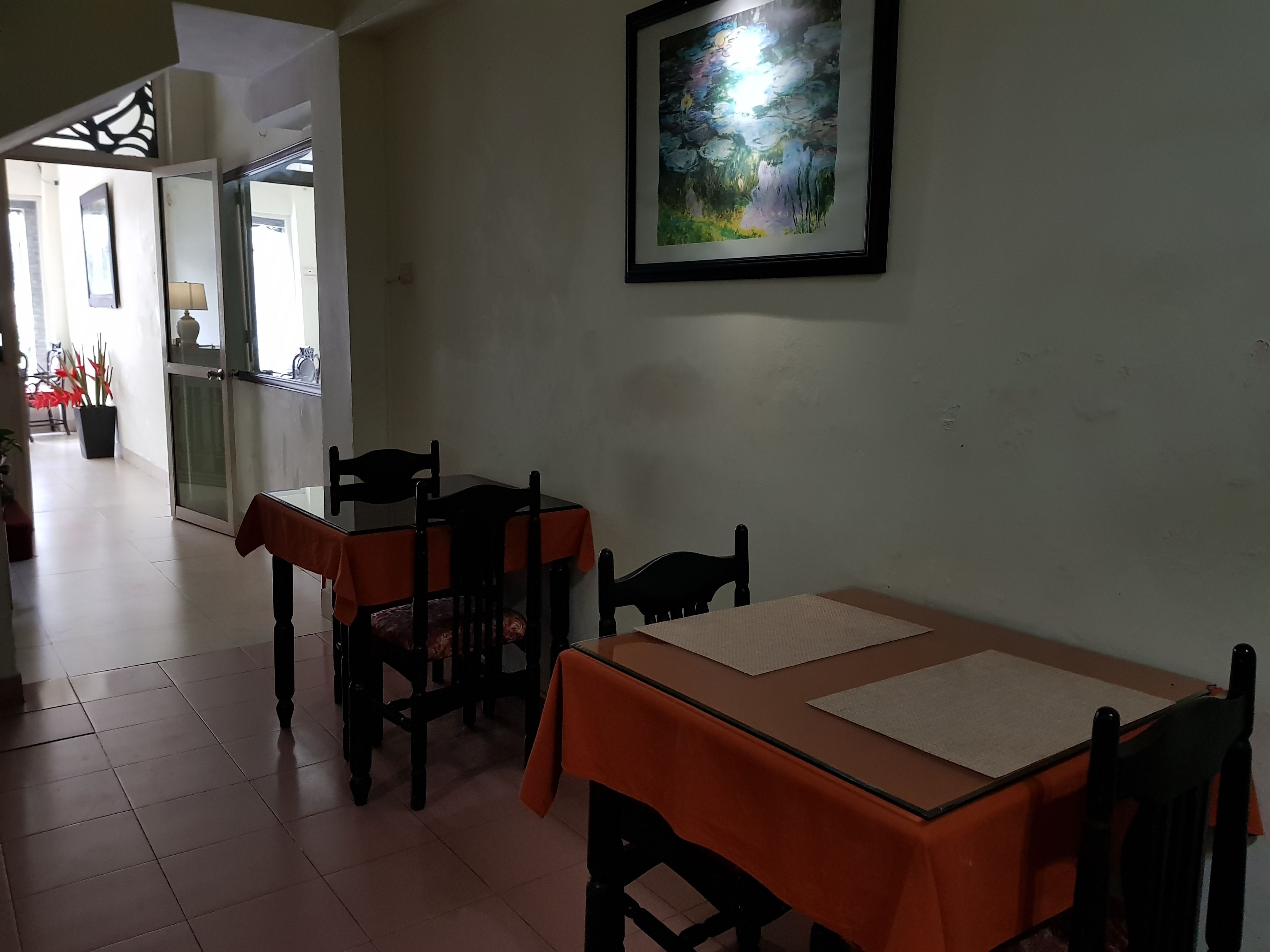 daily cooked-to-order breakfast (vnd 59000 per person)