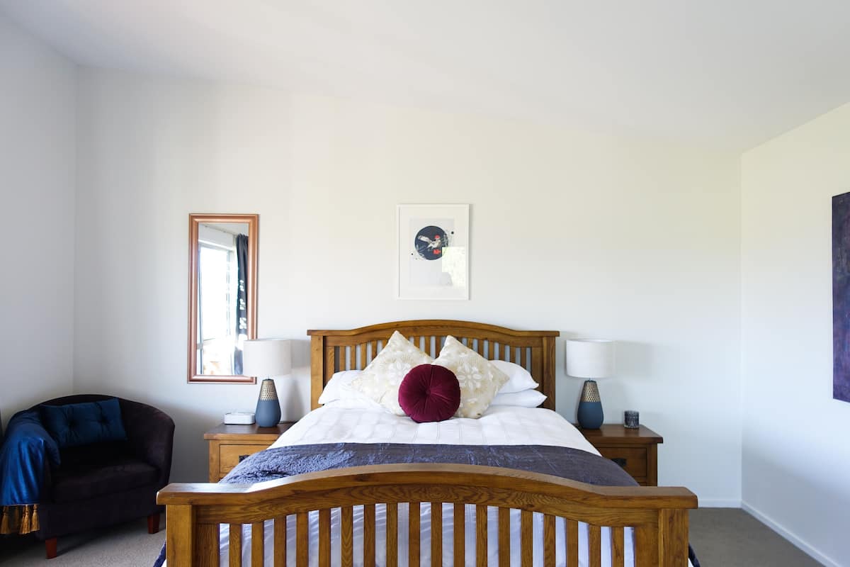 Studio, Mountain View | Premium bedding, desk, blackout curtains, soundproofing