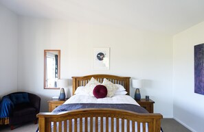 Studio, Mountain View | Peralatan tempat tidur premium, meja, langsir/tirai gelap terus