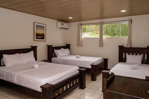 スタンダード ルーム 1 階 | 1 室のベッドルーム、デスク、WiFi (無料)