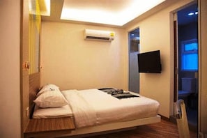 Premium bedding, minibar, in-room safe, desk