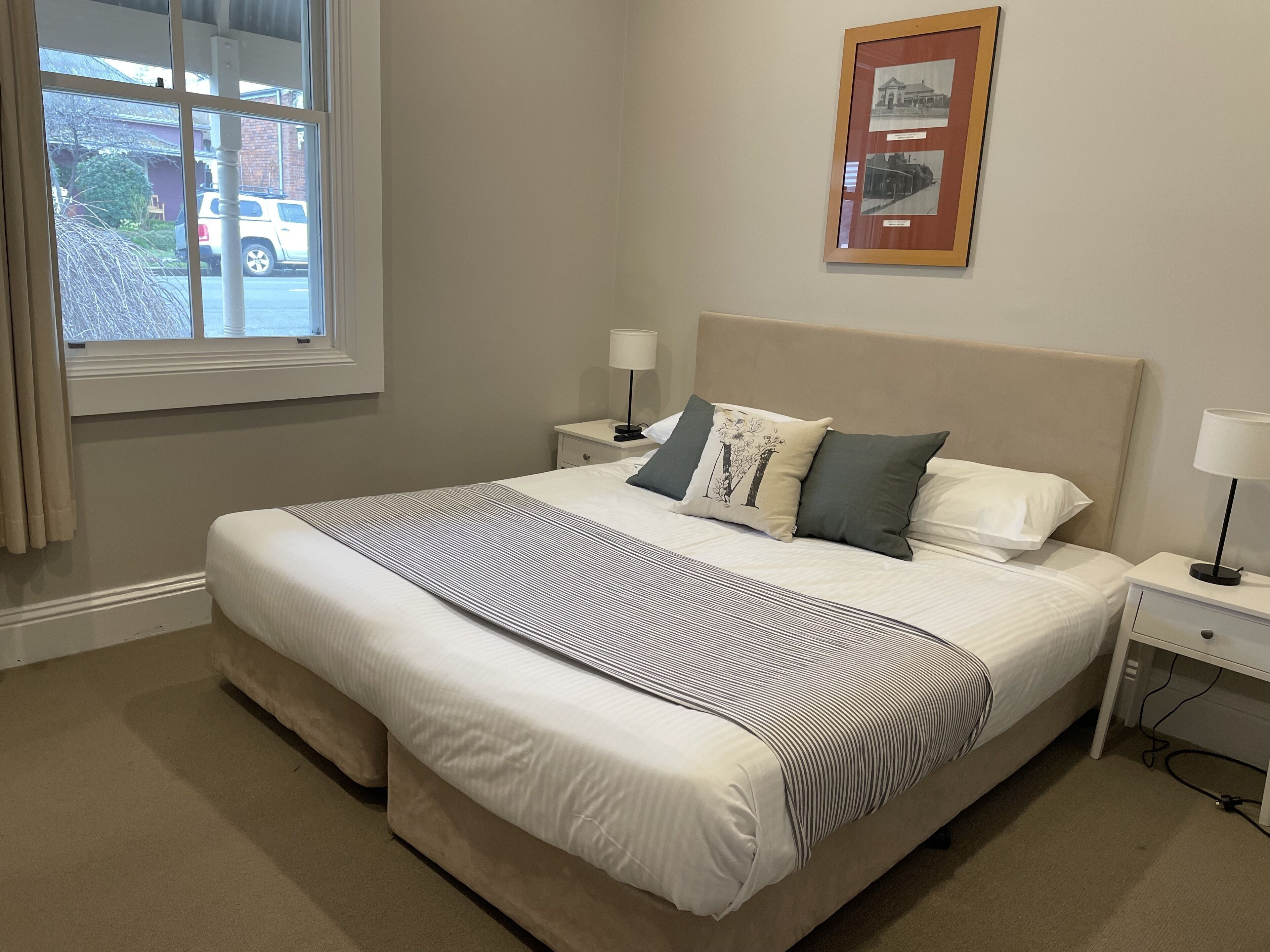 Minibar, Schreibtisch, Bügeleisen/Bügelbrett, Babybetten