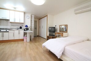 1 bedroom, premium bedding, iron/ironing board, rollaway beds - Gangnam Rodem (Seoul)