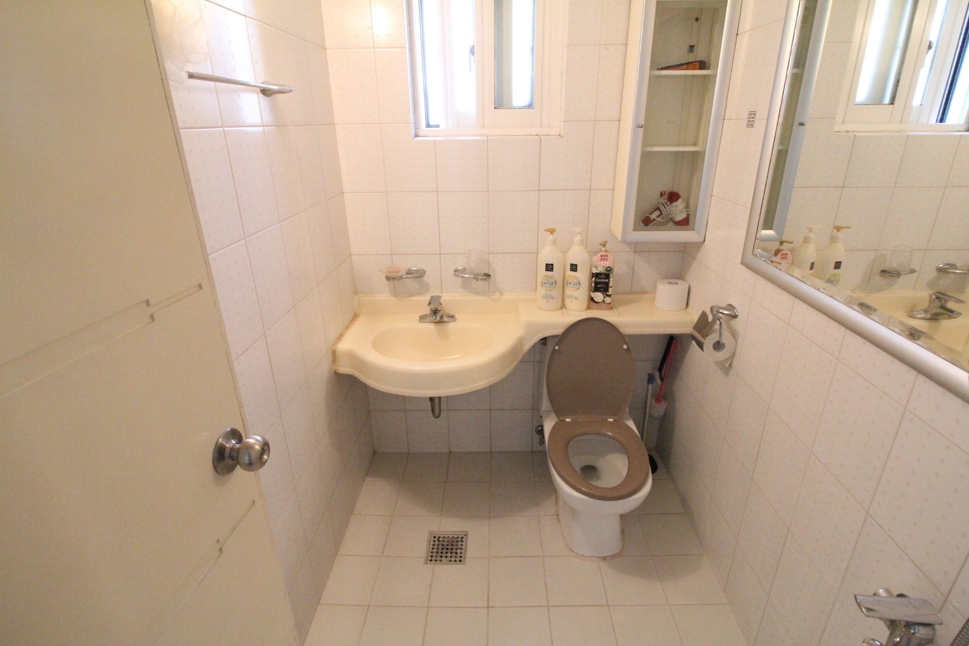 Shower, towels
