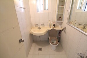 Shower, towels - Gangnam Rodem (Seoul)