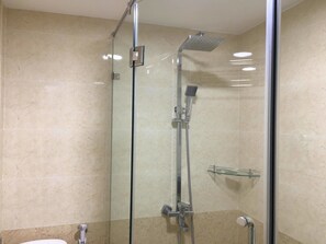 Shower, free toiletries, hair dryer, slippers