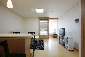 Royal Apartment, 1 Queen Bed, Refrigerator & Microwave | Living area - Galleria Palace 1 (Seoul)