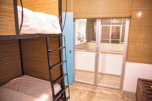 Premium bedding, free WiFi