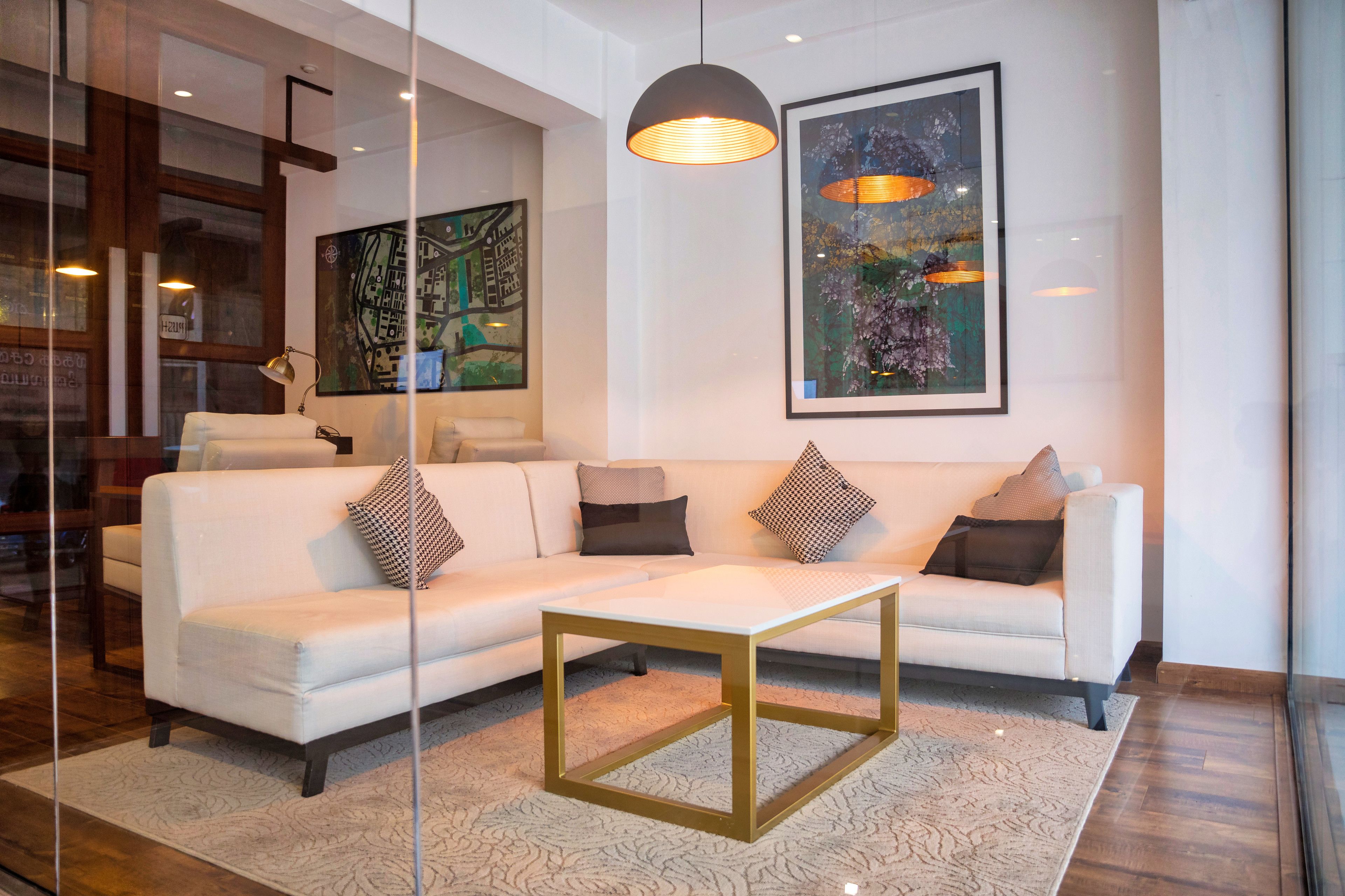 Lobby lounge
