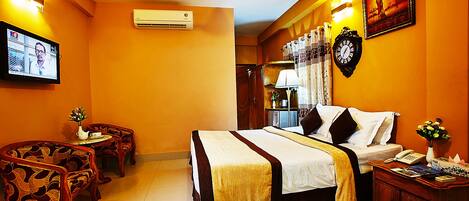 Minibar, in-room safe, desk, rollaway beds