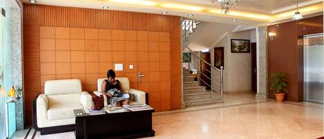 Sittområde i lobbyn