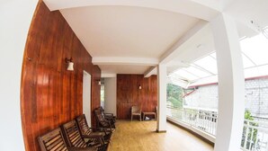 Kawasan tempat duduk lobi