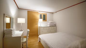 Apartemen | 1 kamar tidur, tirai kedap cahaya, dan setrika/meja setrika