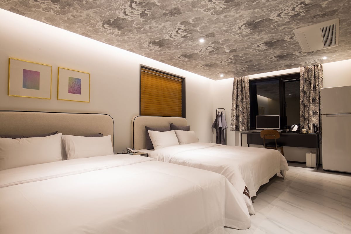 Suite | Ropa de cama de alta calidad, sistema de insonorización, wifi gratis