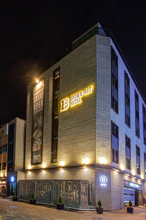 Front of property - Brown-Dot Choup (Busan)