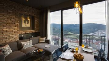 Room, 1 Bedroom, Sea View | 1 bedroom, premium bedding, in-room safe, desk