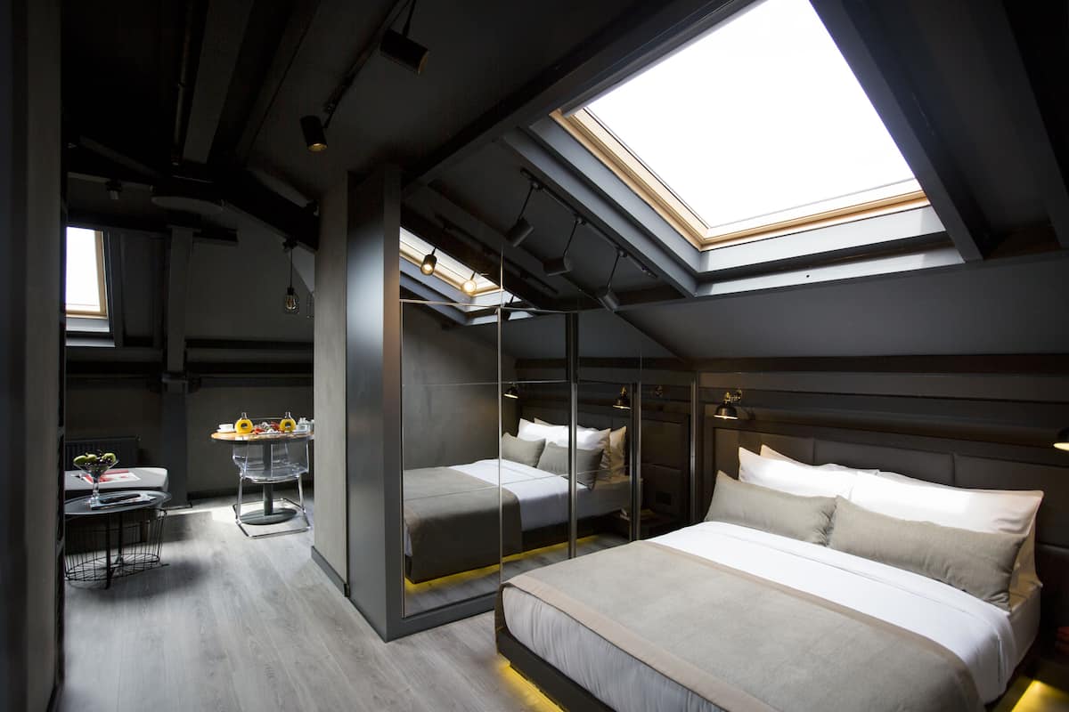 1 bedroom, premium bedding, in-room safe, desk