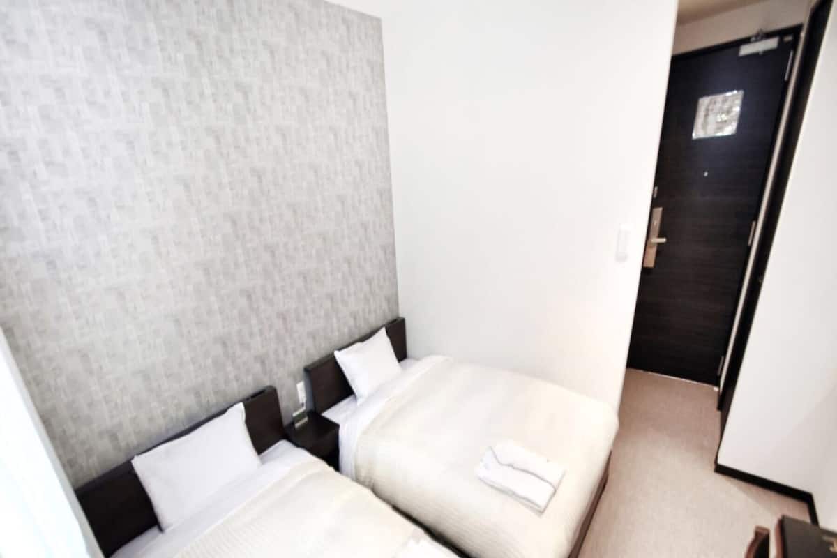 Standard Twin Room, Non Smoking | Premium bedding, down comforters, desk, iron/ironing board