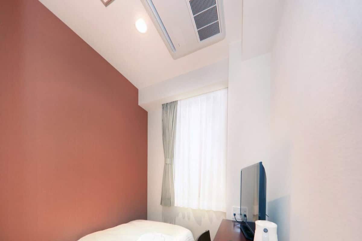 Premium bedding, down comforters, desk, iron/ironing board