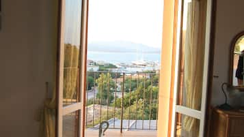 1 bedroom, iron/ironing board, free cribs/infant beds, free WiFi