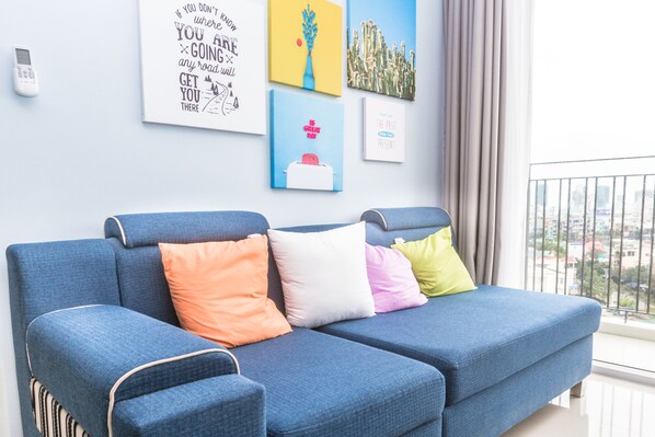 2 Bedrooms Apartment | Living area